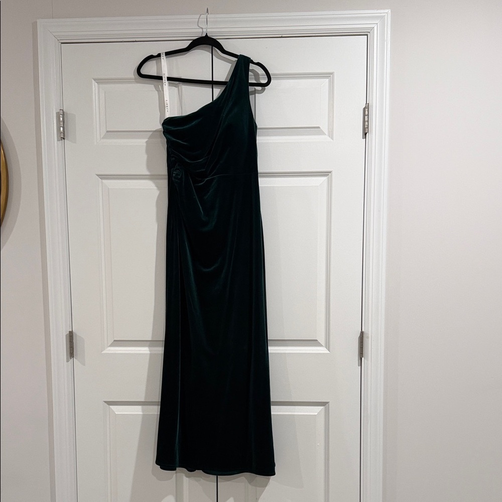 Azazie Argan One-Shoulder Velvet Emerald Dress